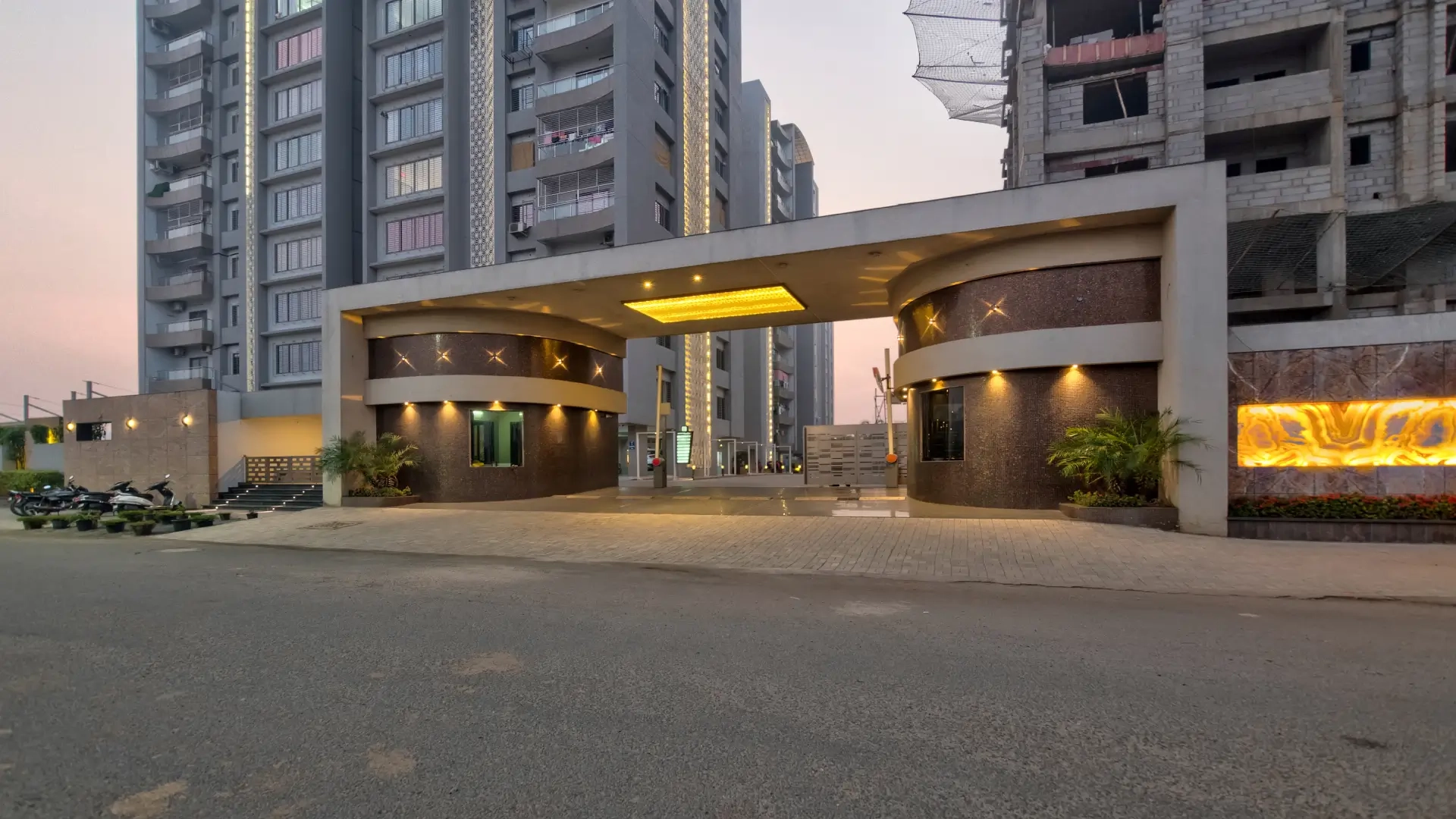 Madhav Platina Apartment Exterior